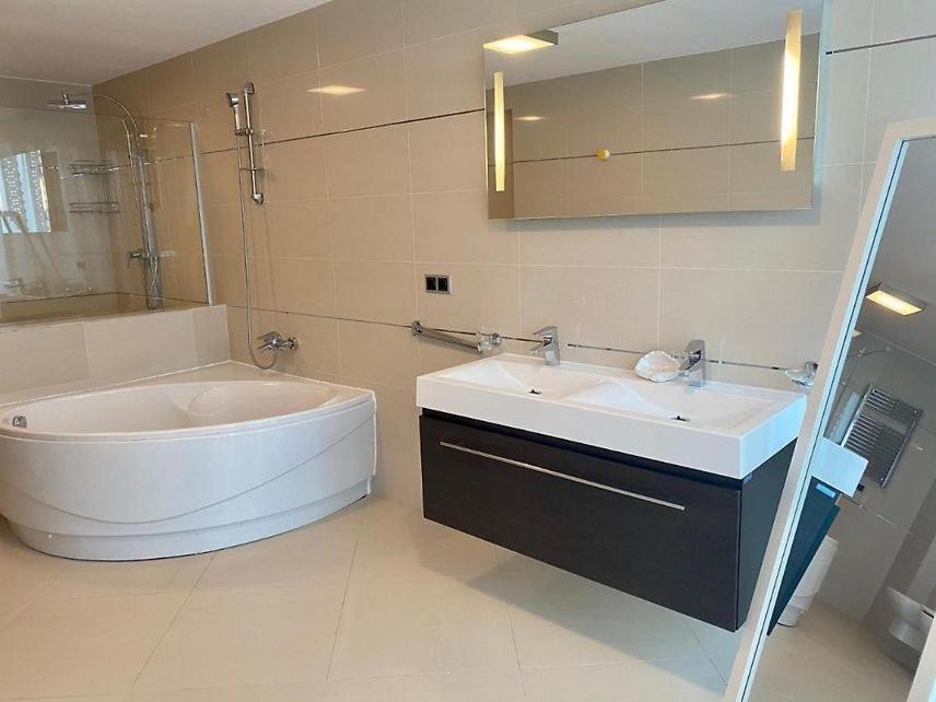 Appartamento Silver Mountain, Duplex 3 - 250 Mp Luxury Garden - Poiana Braşov
