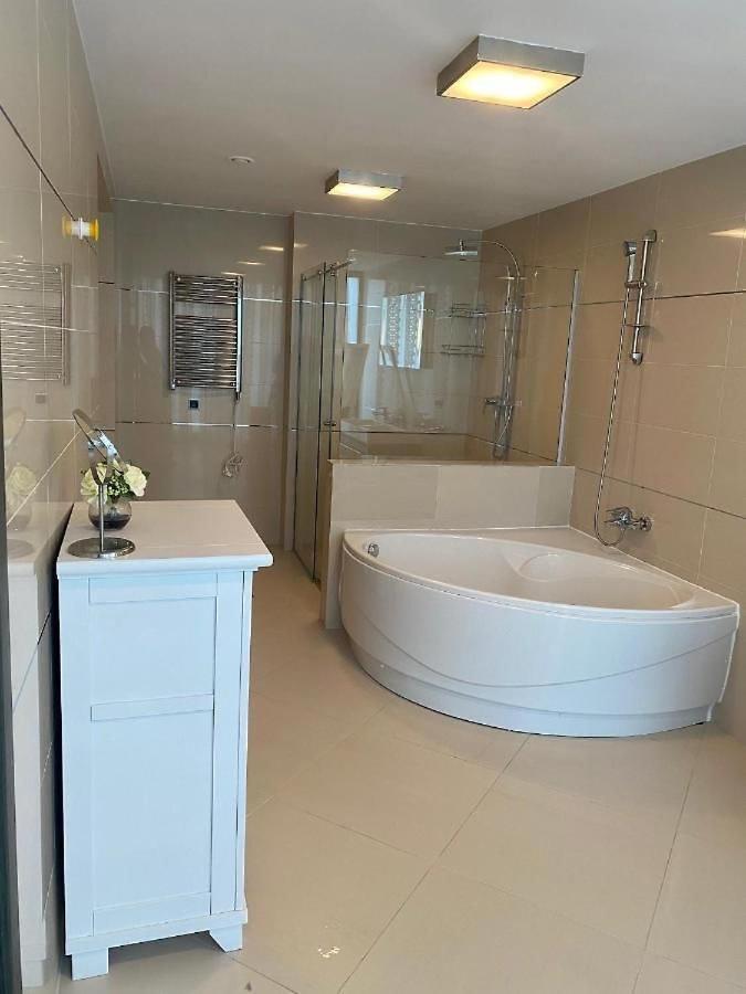 Silver Mountain, Duplex 3 - 250 Mp Luxury Garden - Poiana Apartment