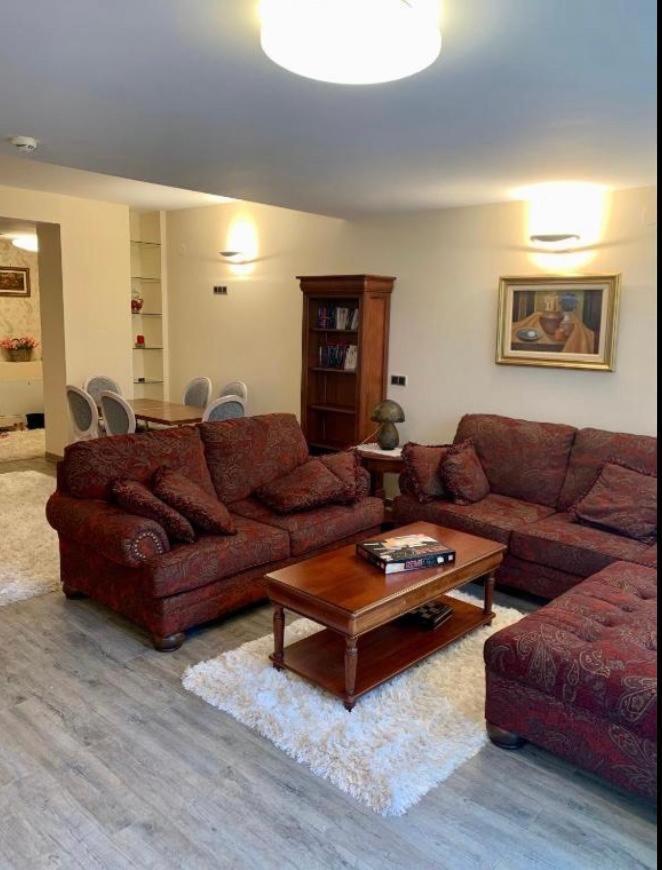 Apartment Silver Mountain, Duplex 3 - 250 Mp Luxury Garden - Poiana